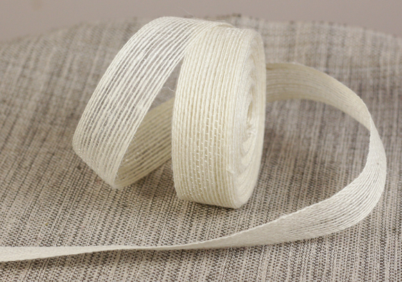 Стрічка з мішковини (2,5 см *10 м), білий (1рулон) Стрічка з мішковини (2,5 см *10 м), білий (1рулон)