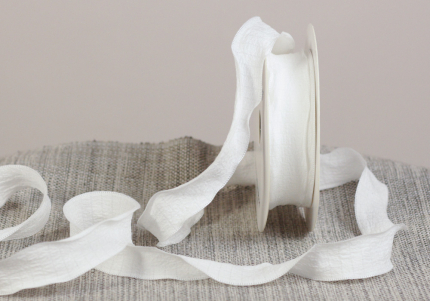 Стрічка "Хвиляста" (жатка) (2,5 см *9 м), білий (1рулон)