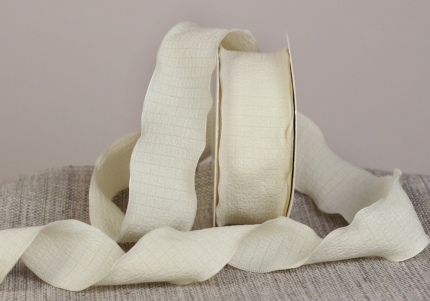 Стрічка "Хвиляста" (жатка) (4 см *9 м), молочний (№243) (1рулон)