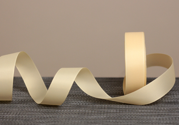 Репсова стрічка 2,5 см №815 кремова (23 м) (1 рулон)