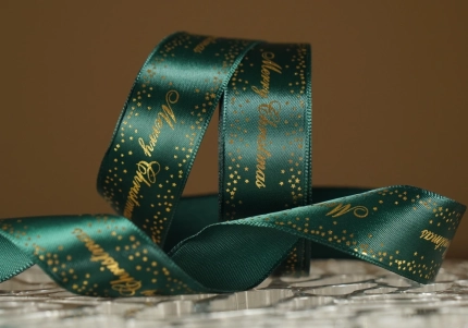 Атласна новорічна стрічка "Merry Christmas" Зірки зелена (2,5 см *23 м)(1рулон)