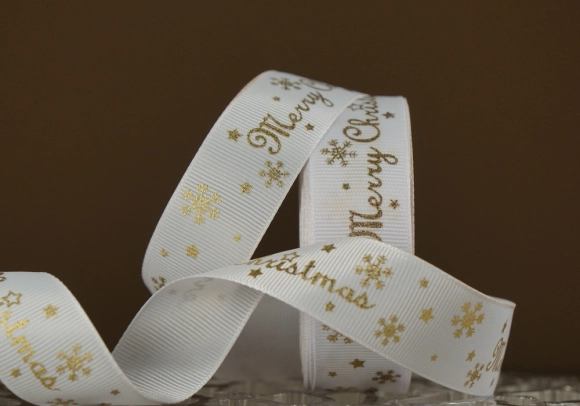 Репсова новорічна стрічка "Merry Christmas" Сніжинки Зірки біла (2,5 см *23 м)(1рулон)