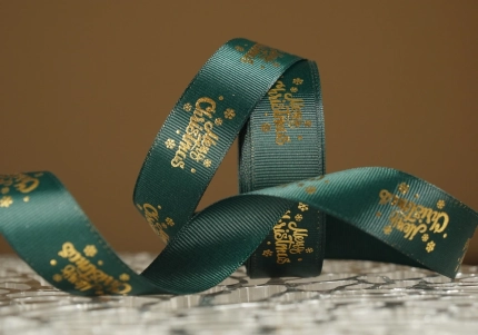 Репсова новорічна стрічка "Merry Christmas-2" зелена (2,5 см *23 м)(1рулон)