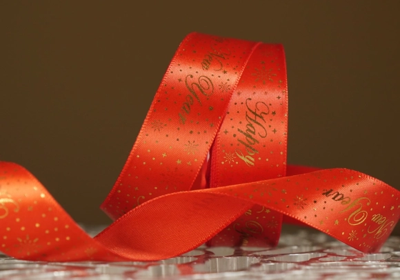 Атласна новорічна стрічка "Happy New Year" з салютом червона (2.5 см *23 м) (1рулон)