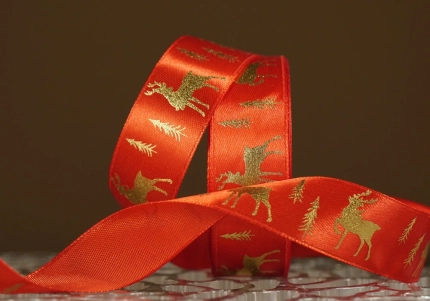 Атласна новорічна стрічка з Оленями та Ялинками червона (2.5 см *23 м) (1рулон)