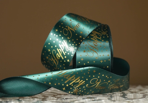 Атласна новорічна стрічка "Happy New Year" з салютом зелена (4,0 см *23 м) (1рулон)