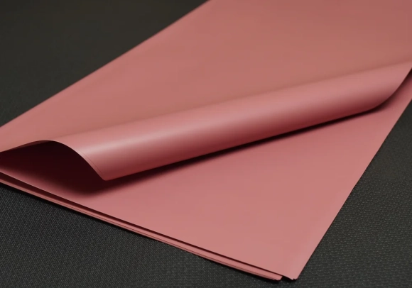 Плівка рожева 58x58см. 20шт. однотонна щільна J00649 №015