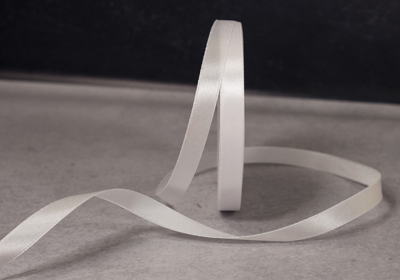 Стрічка атласна 0,6 см, білий (№01) Стрічка атласна 0,6 см, білий (№01)