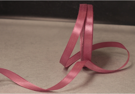 Стрічка атласна 0,6 см, червоно-бузковий (№107) Стрічка атласна 0,6 см, червоно-бузковий (№107)