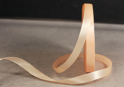 Стрічка атласна 0,6 см,  світло-персиковий (№168)