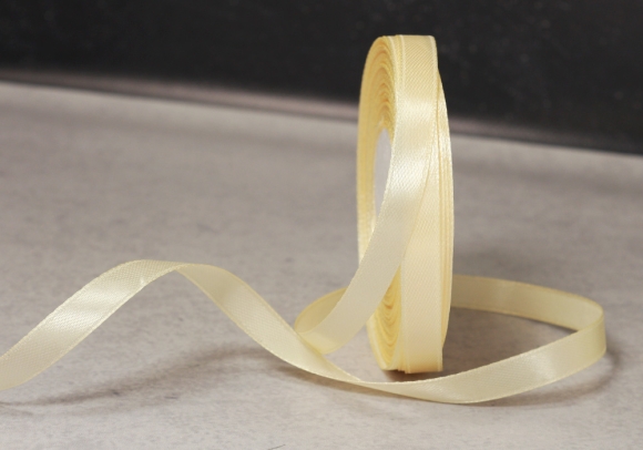 Стрічка атласна 0,6 см, ванільний (№502) Стрічка атласна 0,6 см, ванільний (№502)