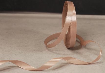 Стрічка атласна 0,9 см, мокко мус (Mocha Mousse) (№92)