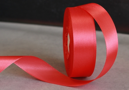Стрічка атласна 2,5 см *33м,  яскраво-червоний (№163)