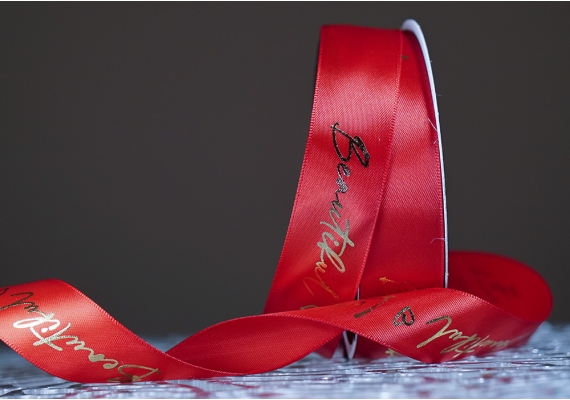 Стрічка атласна з надписом "Beautiful Love" (2,5 см *30 м), червоний (№012) Стрічка атласна з надписом "Beautiful Love" (2,5 см *30 м), червоний (№012)