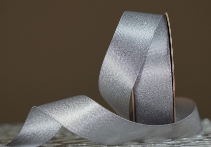 Стрічка двостороння атласна з напиленням "Сяйво" (2,5 см *18 м), сірий із срібною никою (№12)