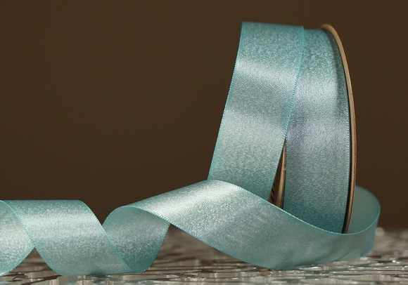 Стрічка двостороння атласна з напиленням "Сяйво" (2,5 см *18 м), бірюзовий із срібною никою (№322s) Стрічка двостороння атласна з напиленням "Сяйво" (2,5 см *18 м), бірюзовий із срібною никою (№322s)