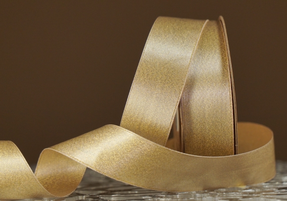 Стрічка двостороння атласна з напиленням "Сяйво" (2,5 см *18 м), світло-золотий із золотою никою (№815z) Стрічка двостороння атласна з напиленням "Сяйво" (2,5 см *18 м), світло-золотий із золотою никою (№815z)