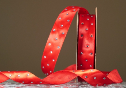 Атласна стрічка зі стразами (2,5 см *18,5 м), червоний (№039) (1рулон)