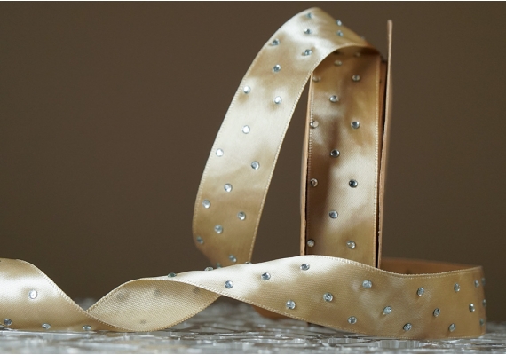 Атласна стрічка зі стразами (2,5 см *18,5 м), бежевий (№076) (1рулон) Атласна стрічка зі стразами (2,5 см *18,5 м), бежевий (№076) (1рулон)