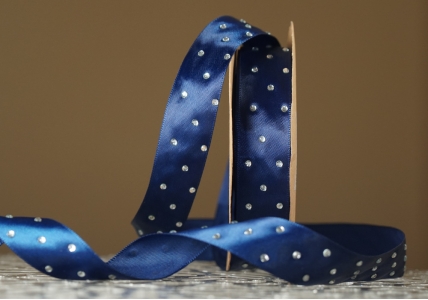 Атласна стрічка зі стразами (2,5 см *18,5 м), темно-синій (№102) (1рулон)