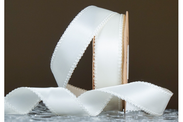 Стрічка двостороння атласна з ажурним кантом (2,5 см *18,5 м), молочний (Ivory) (№000) (1рулон)