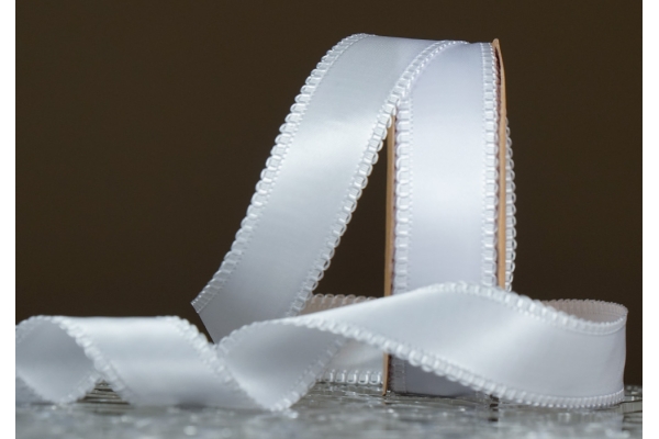 Стрічка двостороння атласна з ажурним кантом (2,5 см *18,5 м), білий (№029) (1рулон)