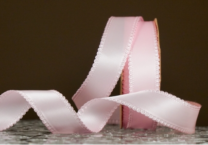 Стрічка двостороння атласна з ажурним кантом (2,5 см *18,5 м), рожевий (№123) (1рулон)