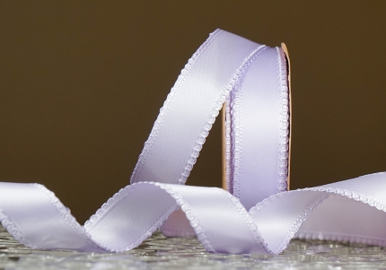 Стрічка двостороння атласна з ажурним кантом (2,5 см *18,5 м), бузковий (№430) (1рулон)