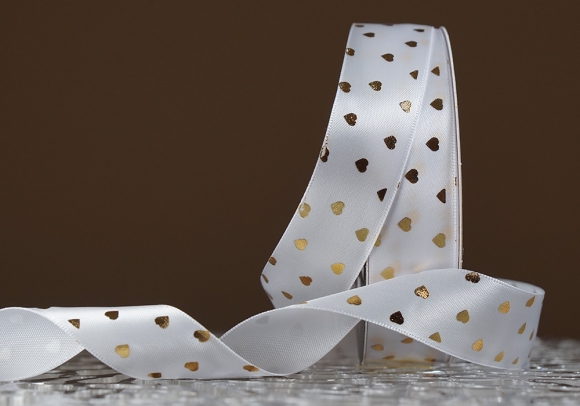 Атласна стрічка з принтом "СЕРЦЕ" (2,5 см *30 м), білий (№111) Атласна стрічка з принтом "СЕРЦЕ" (2,5 см *30 м), білий (№111)