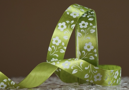 Атласна стрічка з принтом "КВІТИ" (2,5 см *45 м), травнево-зелений (№108m) (1 рулон)