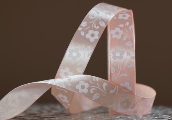 Атласна стрічка з принтом "КВІТИ" (2,5 см *45 м), рожево-золотий (№41m) (1 рулон)