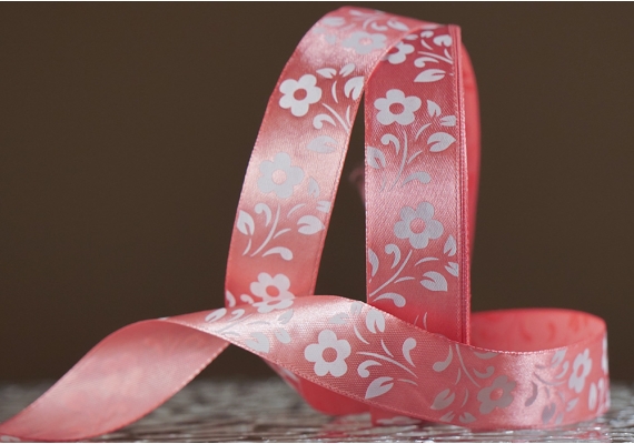 Атласна стрічка з принтом "КВІТИ" (2,5 см *45 м), пудровий (№82m) (1 рулон) Атласна стрічка з принтом "КВІТИ" (2,5 см *45 м), пудровий (№82m) (1 рулон)