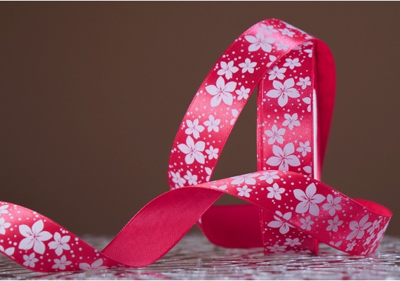 Атласна стрічка з принтом "КВІТИ-2" (2,5 см *45 м), темно-малиновий (№28m)(1 рулон) Атласна стрічка з принтом "КВІТИ-2" (2,5 см *45 м), темно-малиновий (№28m)(1 рулон)