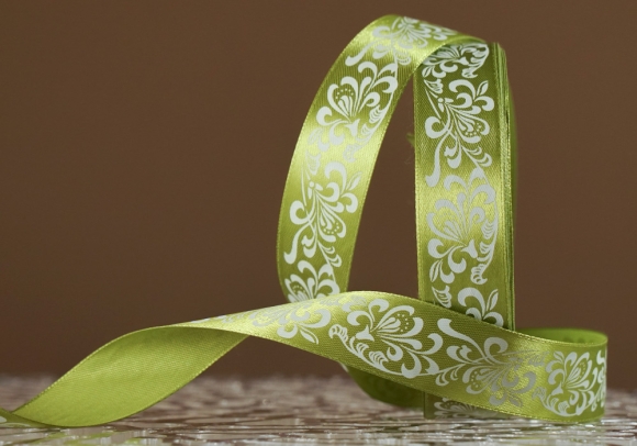 Атласна стрічка з принтом "КВІТИ-3" (2,5 см *45 м), травнево-зелений (№108m)(1 рулон)