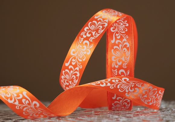 Атласна стрічка з принтом "КВІТИ-3" (2,5 см *45 м), помаранчевий (№151m)(1 рулон)