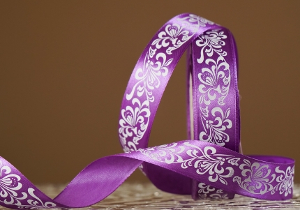 Атласна стрічка з принтом "КВІТИ-3" (2,5 см *45 м), бузковий (насичений) (№198m)(1 рулон)