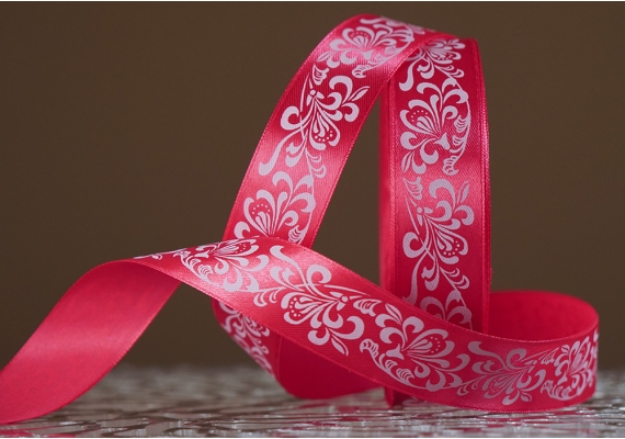 Атласна стрічка з принтом "КВІТИ-3" (2,5 см *45 м), бордовий (№28m)(1 рулон)