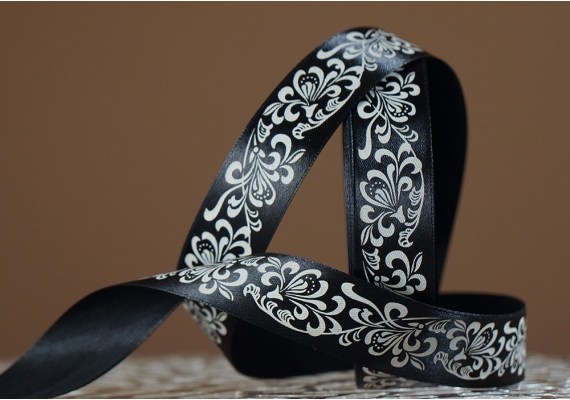 Атласна стрічка з принтом "КВІТИ-3" (2,5 см *45 м), чорна (№39m)(1 рулон)