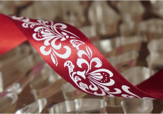 Атласна стрічка з принтом "КВІТИ-3" (2,5 см *45 м), бордовий (№48m)(1 рулон)