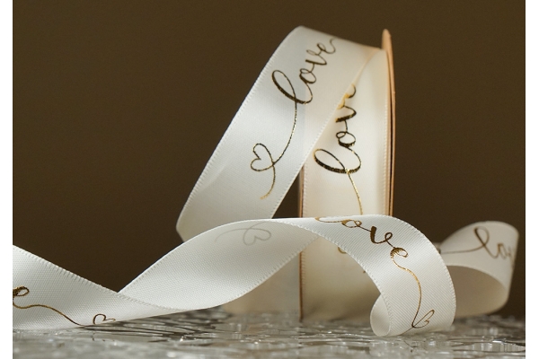 Атласна стрічка з принтом "LOVE" молочний (№18525) (2,5 см *18.5 м) Атласна стрічка з принтом "LOVE" молочний (№18525) (2,5 см *18.5 м)