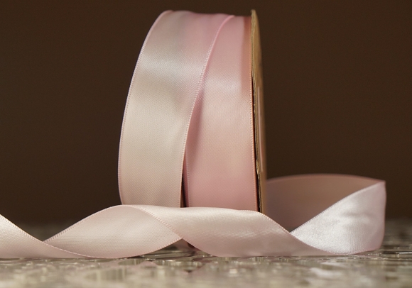 Стрічка двостороння атласна 2,5 см, світло-рожевий(№10) Стрічка двостороння атласна 2,5 см, світло-рожевий(№10)