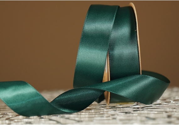 Стрічка двостороння атласна 2,5 см, зелений (№131) Стрічка двостороння атласна 2,5 см, зелений (№131)