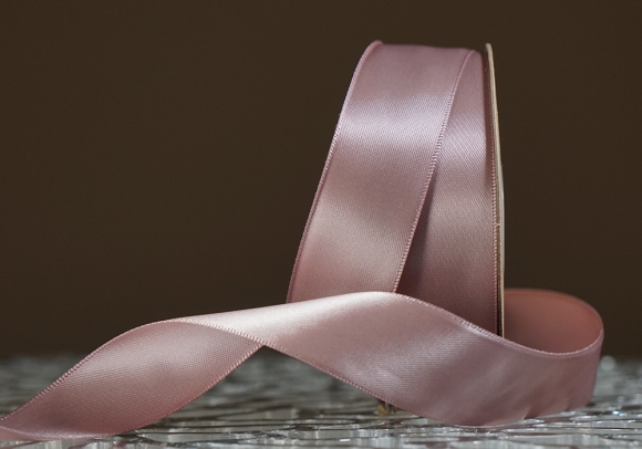 Стрічка двостороння атласна 2,5 см, нюдовий рожевий (№25) Стрічка двостороння атласна 2,5 см, нюдовий рожевий (№25)