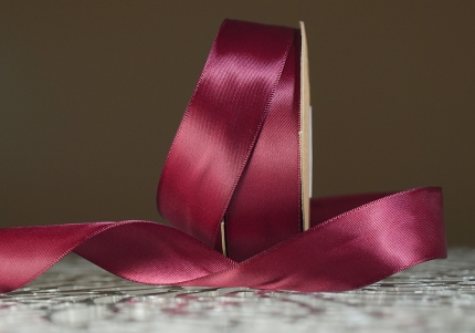 Стрічка двостороння атласна 2,5 см, червоно-бордовий (№44)