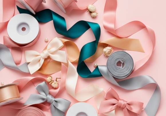 Стрічка атласна 2,5 см,  різні кольори (2,5см*33м) (1 рулон)