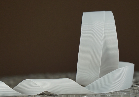 Стрічка репсова (2,5 см *23 м), білий (№01)