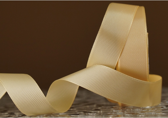 Стрічка репсова (2,5 см *23 м), бежевий (№84) Стрічка репсова (2,5 см *23 м), бежевий (№84)