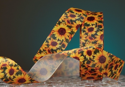 Стрічка репсова Соняшник (Український принт) (2,5 см *23 м) (1 рулон) Стрічка репсова Соняшник (Український принт) (2,5 см *23 м) (1 рулон)