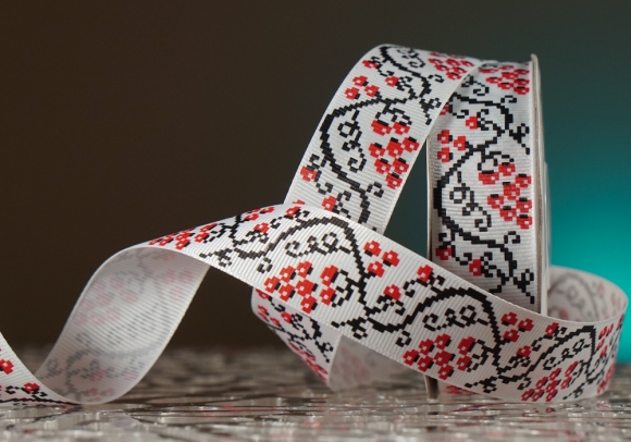 Стрічка репсова Калина (Український принт) (2,5 см *23 м) (1 рулон) Стрічка репсова Калина (Український принт) (2,5 см *23 м) (1 рулон)