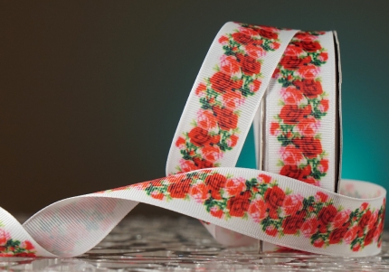 Стрічка репсова Рози (Український принт) (2,5 см *23 м) (1 рулон) Стрічка репсова Рози (Український принт) (2,5 см *23 м) (1 рулон)